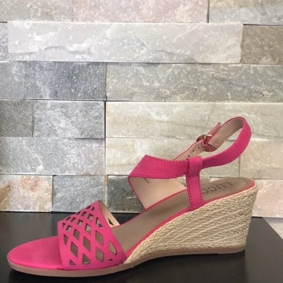 Lucca Lane Haldene Leather Wedge Sandal - Picture 10 of 13